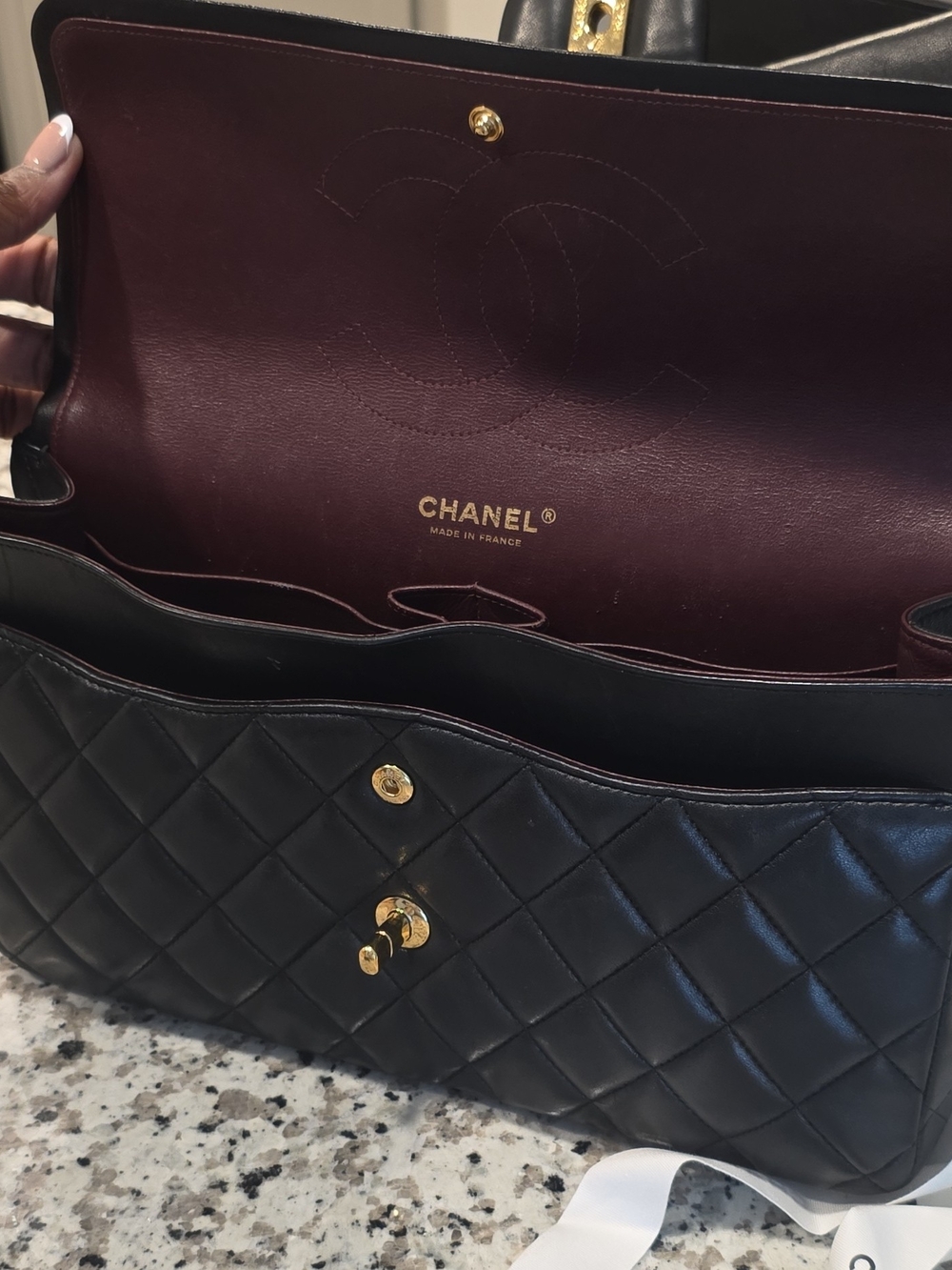 Chanel Quilted Classic Flap Bag in Black with Gold Chain - Picture 4 of 16